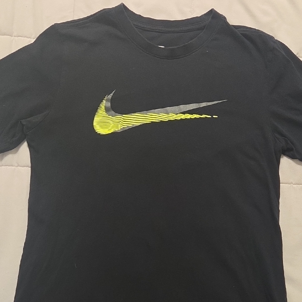 Nike Men's Black Tee with Vibrant Yellow Swoosh Small Size [1831]